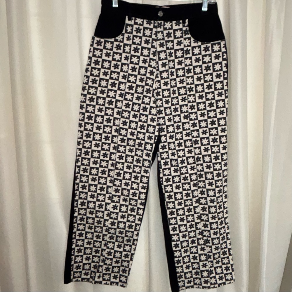 Lisa Says Gah Black and Cream Flare Jeans